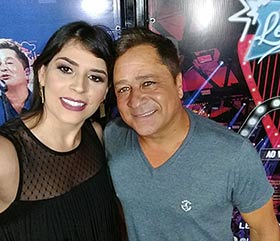 cantor Leonardo e Dijane Paixão